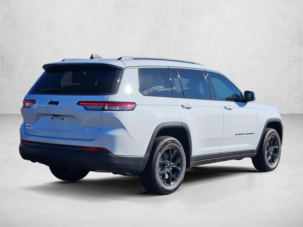 New 2026 Jeep Grand Cherokee Laredo Altitude SUV