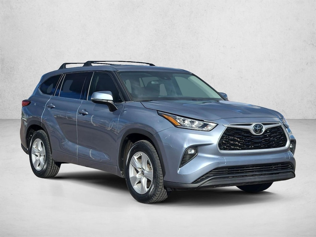 Used 2020 Toyota Highlander LE Sport Utility