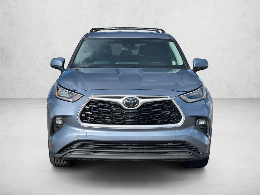 Used 2020 Toyota Highlander LE Sport Utility