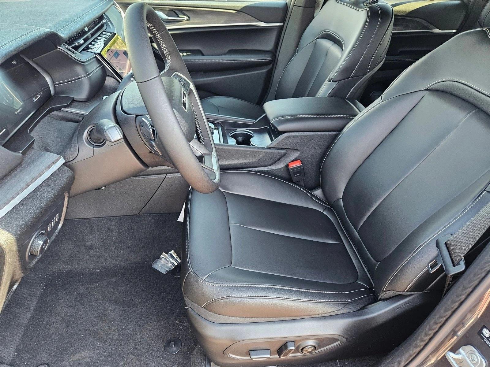 2025 Jeep Grand Cherokee Limited - Photo 4