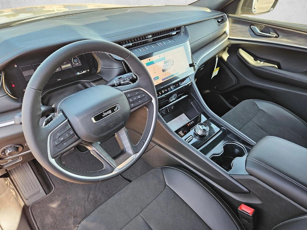 New 2026 Jeep Grand Cherokee Laredo Altitude SUV