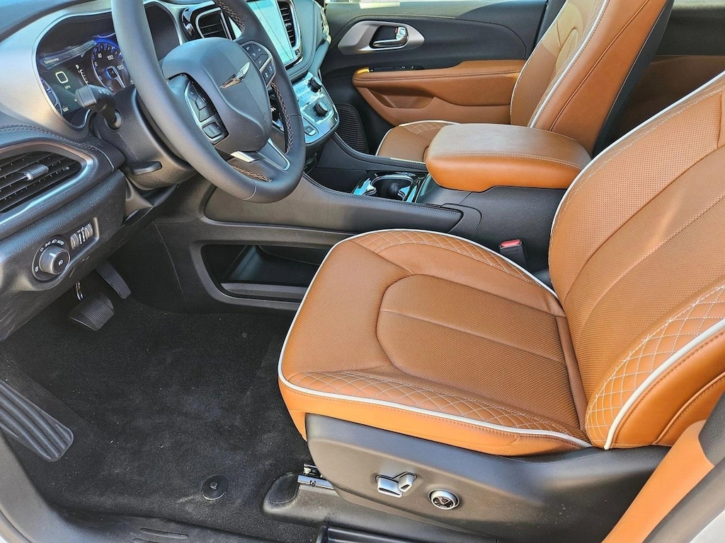 New 2026 Chrysler Pacifica Pinnacle Van Passenger Van