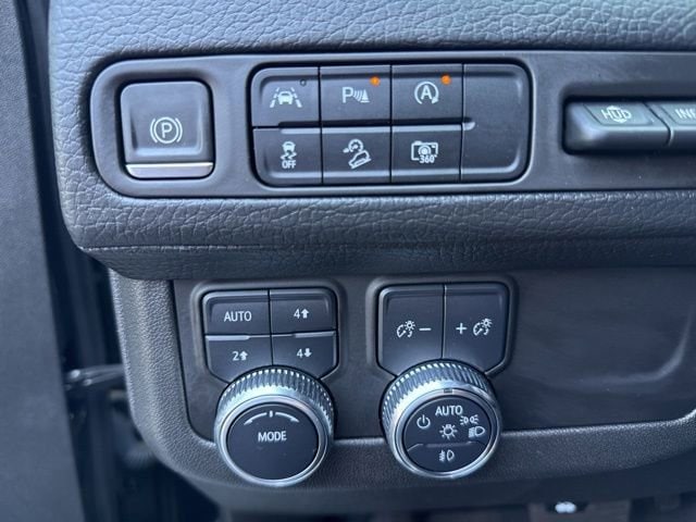 2023 GMC Yukon Denali - Photo 12