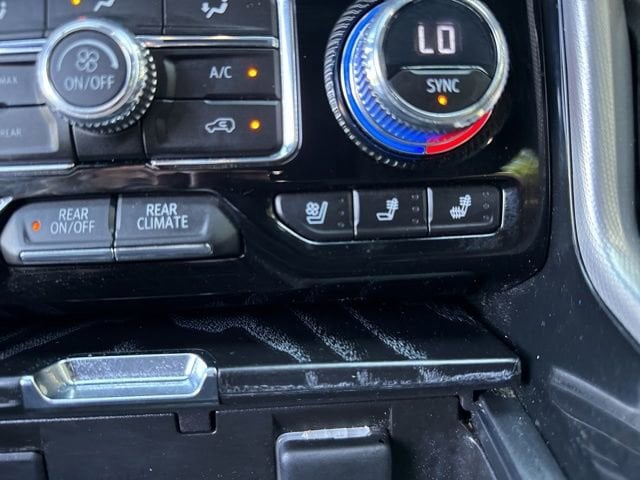 2023 GMC Yukon Denali - Photo 23