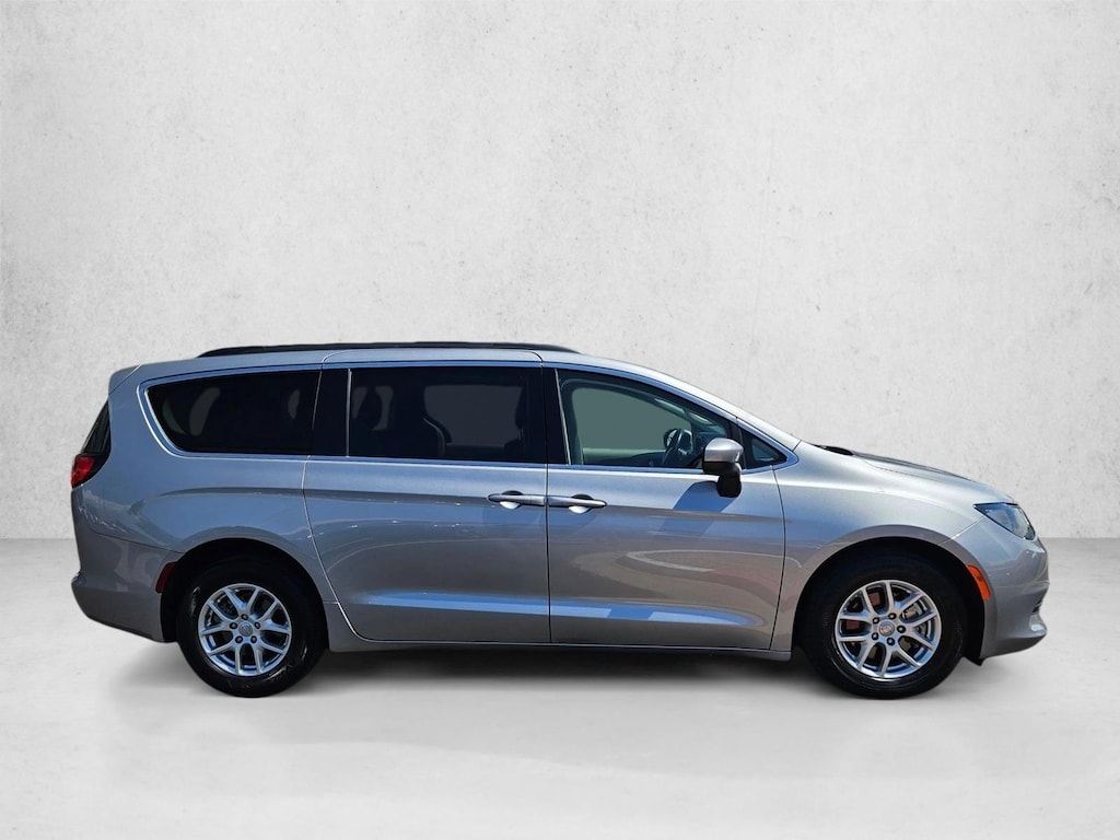 Used 2020 Chrysler Voyager LX Van Passenger Van