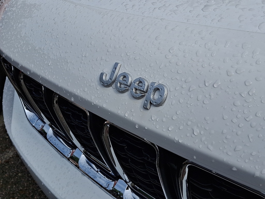 New 2026 Jeep Grand Cherokee Laredo X 4x4 Sport Utility