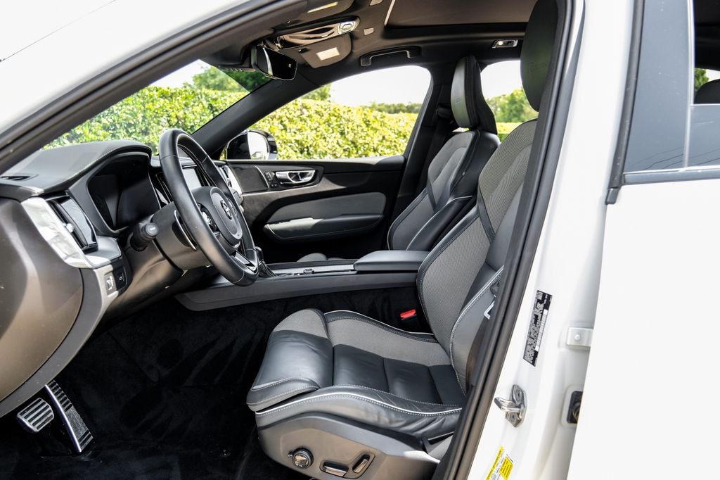 Used 2020 Volvo XC60 T5 R-Design SUV