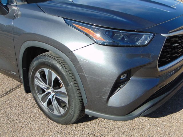 Used 2022 Toyota Highlander Hybrid XLE SUV