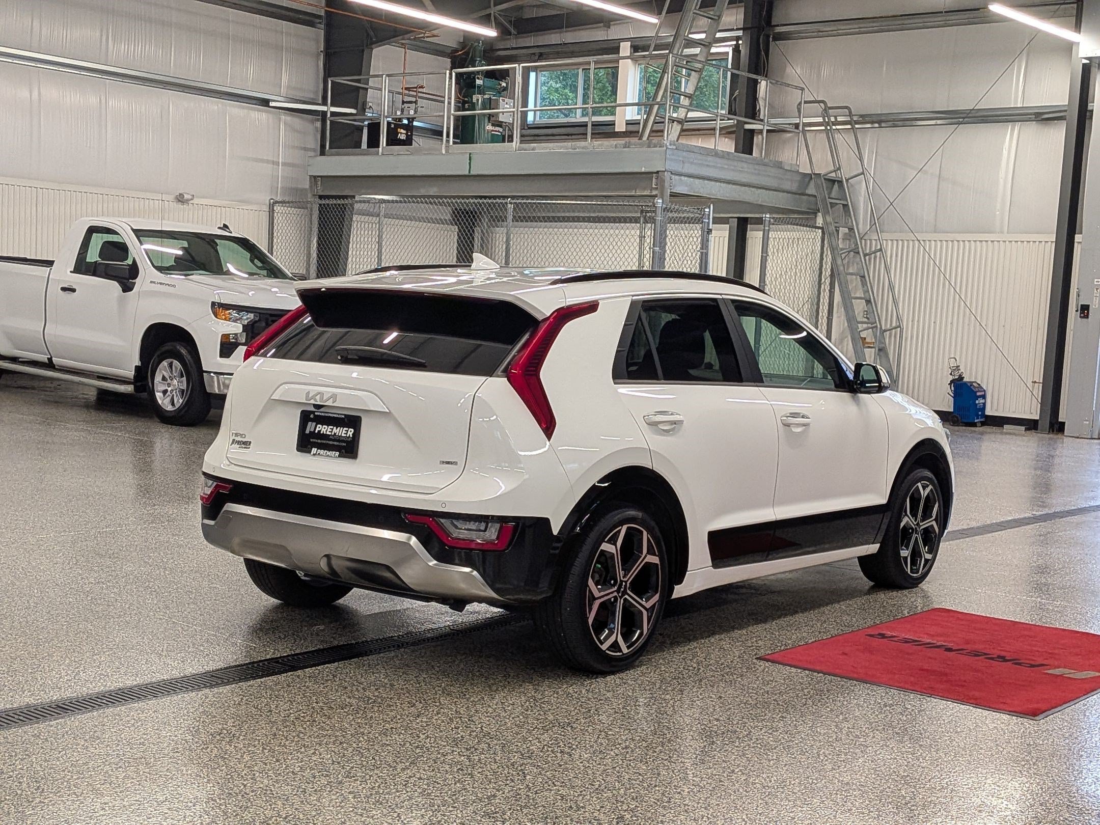 Certified 2024 Kia Niro SX Touring Sport Utility
