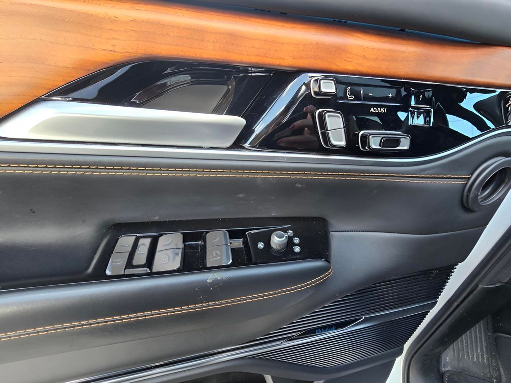 2024 Jeep Grand Wagoneer L Series III - Photo 72