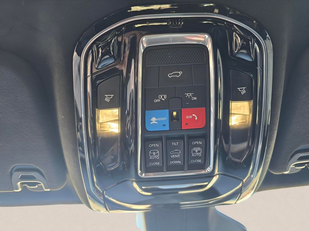 2024 Jeep Grand Wagoneer L Series III - Photo 30