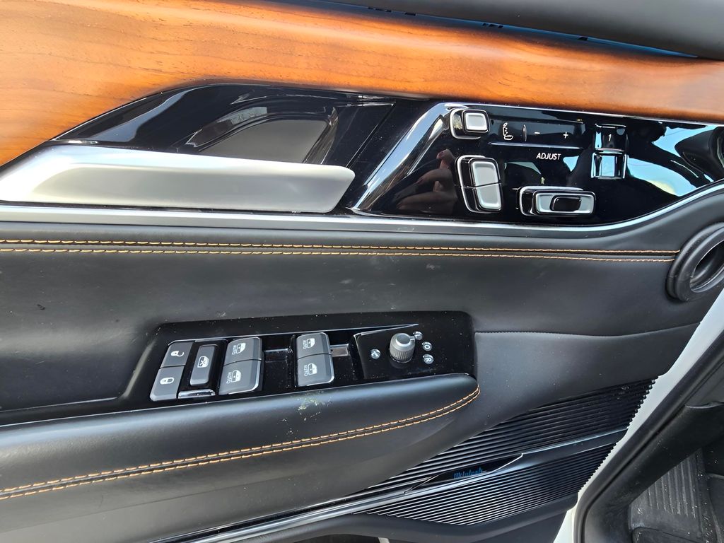 2024 Jeep Grand Wagoneer L Series III - Photo 73