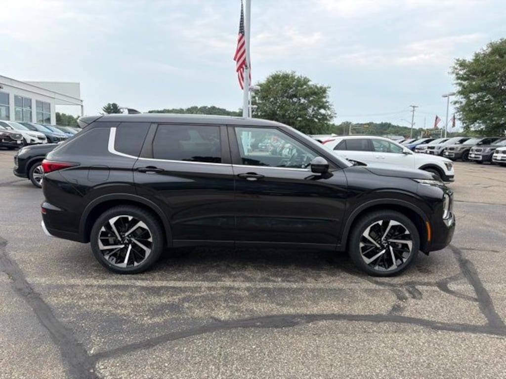 Used 2022 Mitsubishi Outlander SE CUV