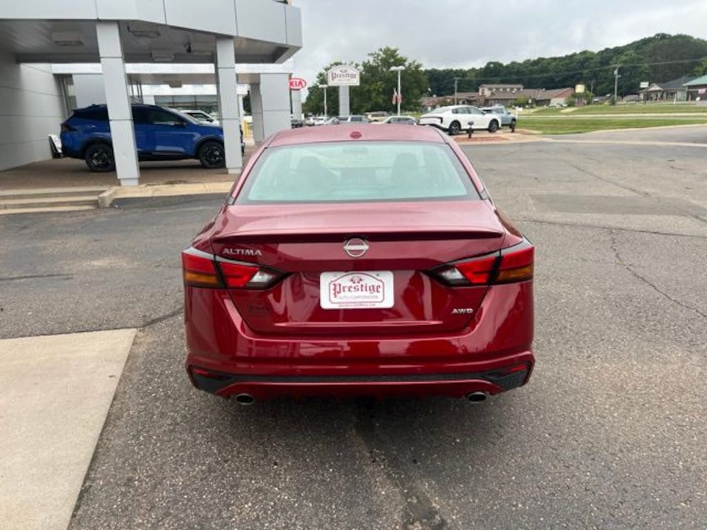 Used 2025 Nissan Altima 2.5 SV Sedan