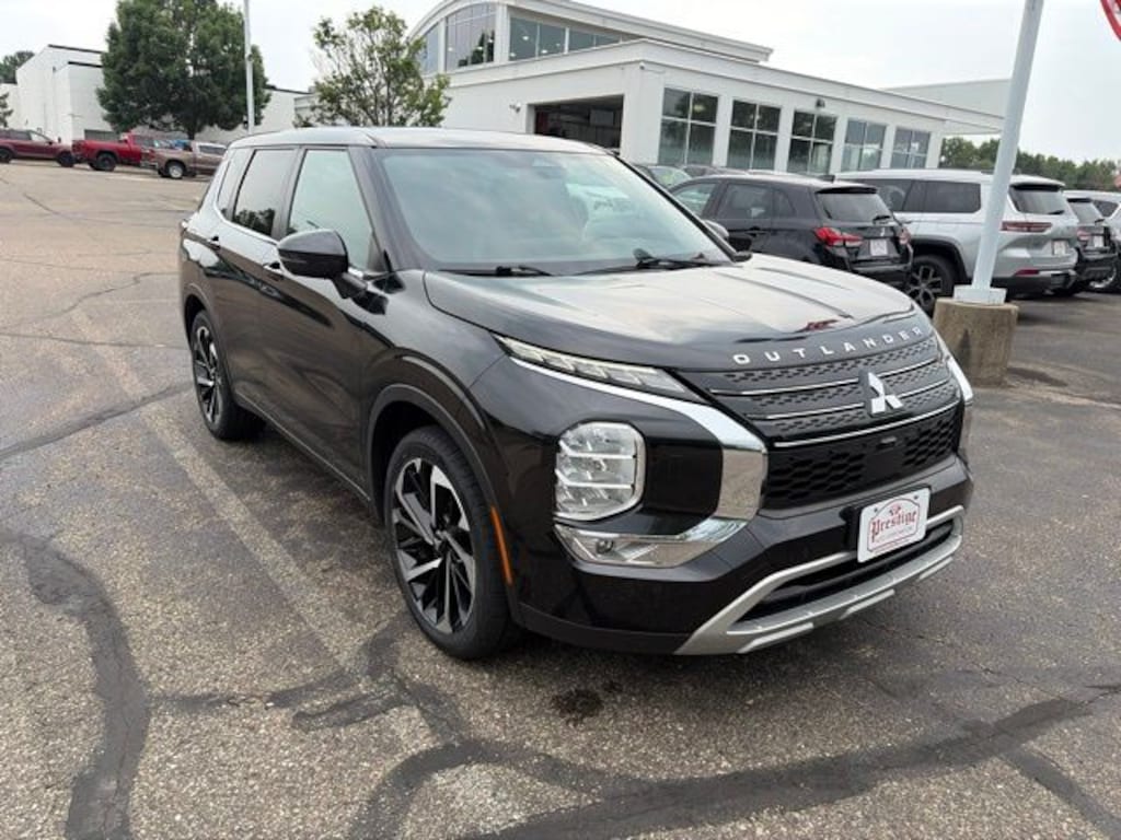 Used 2022 Mitsubishi Outlander SE CUV