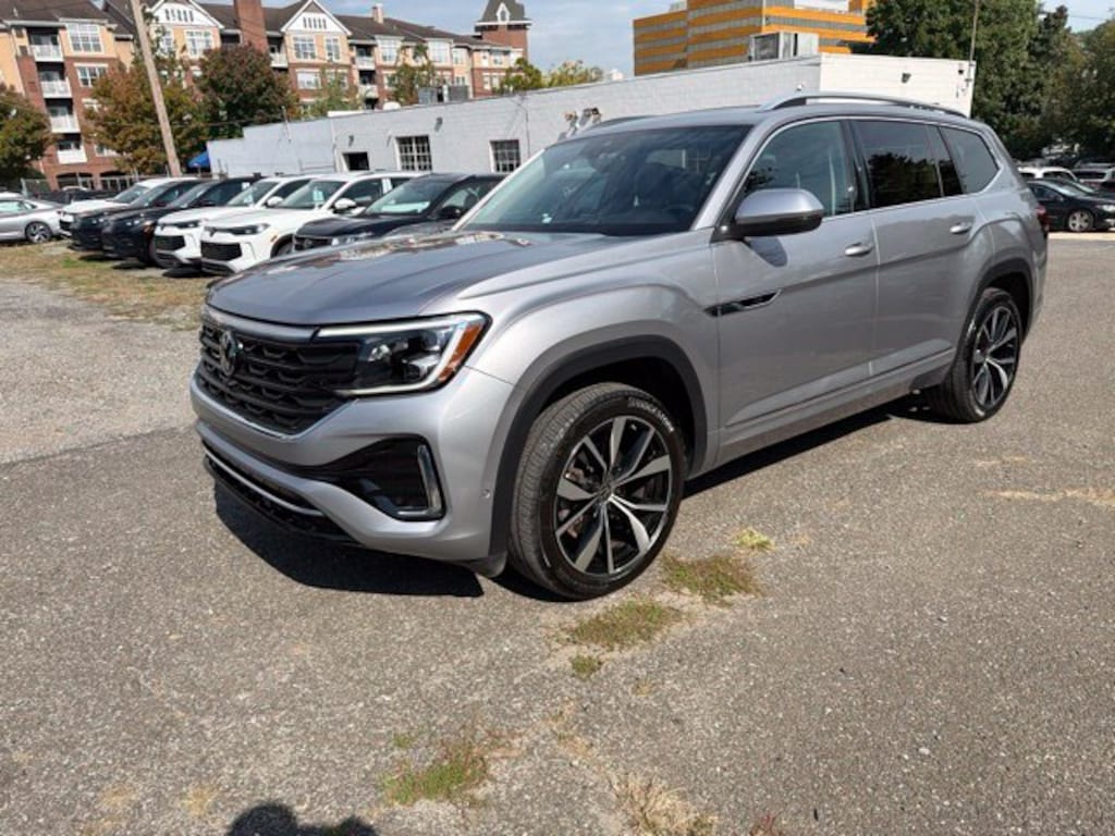 Used 2024 Volkswagen Atlas 2.0T SEL Premium R-Line SUV