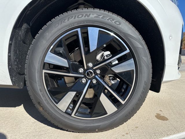 2026 Volvo XC60 Plus - Photo 9