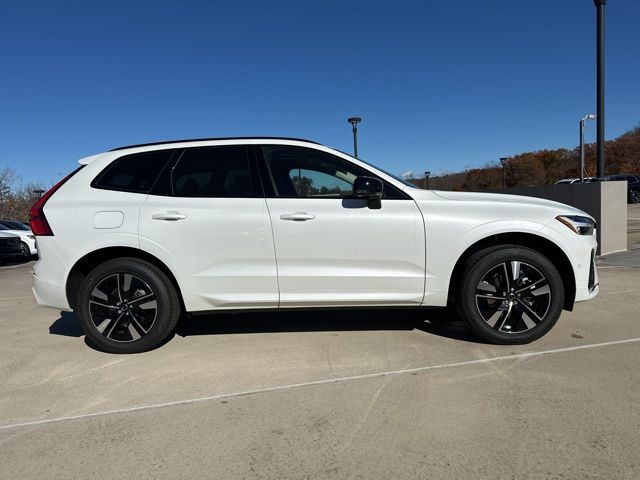 2026 Volvo XC60 Plus - Photo 8