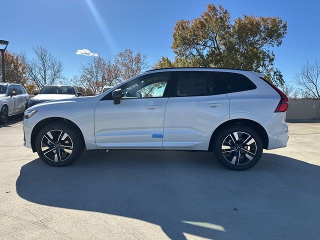 2026 Volvo XC60 Plus - Photo 4