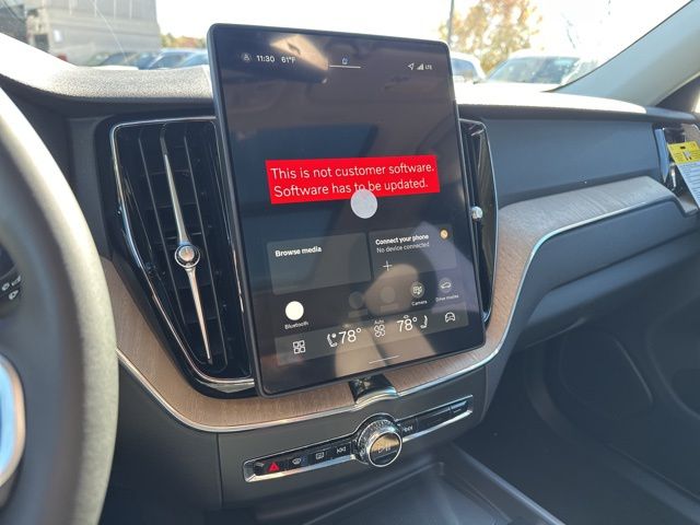 2026 Volvo XC60 Plus - Photo 15