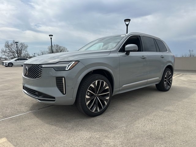 2026 Volvo XC90 Plus - Photo 3