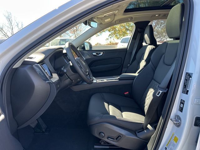 2026 Volvo XC60 Plus - Photo 13
