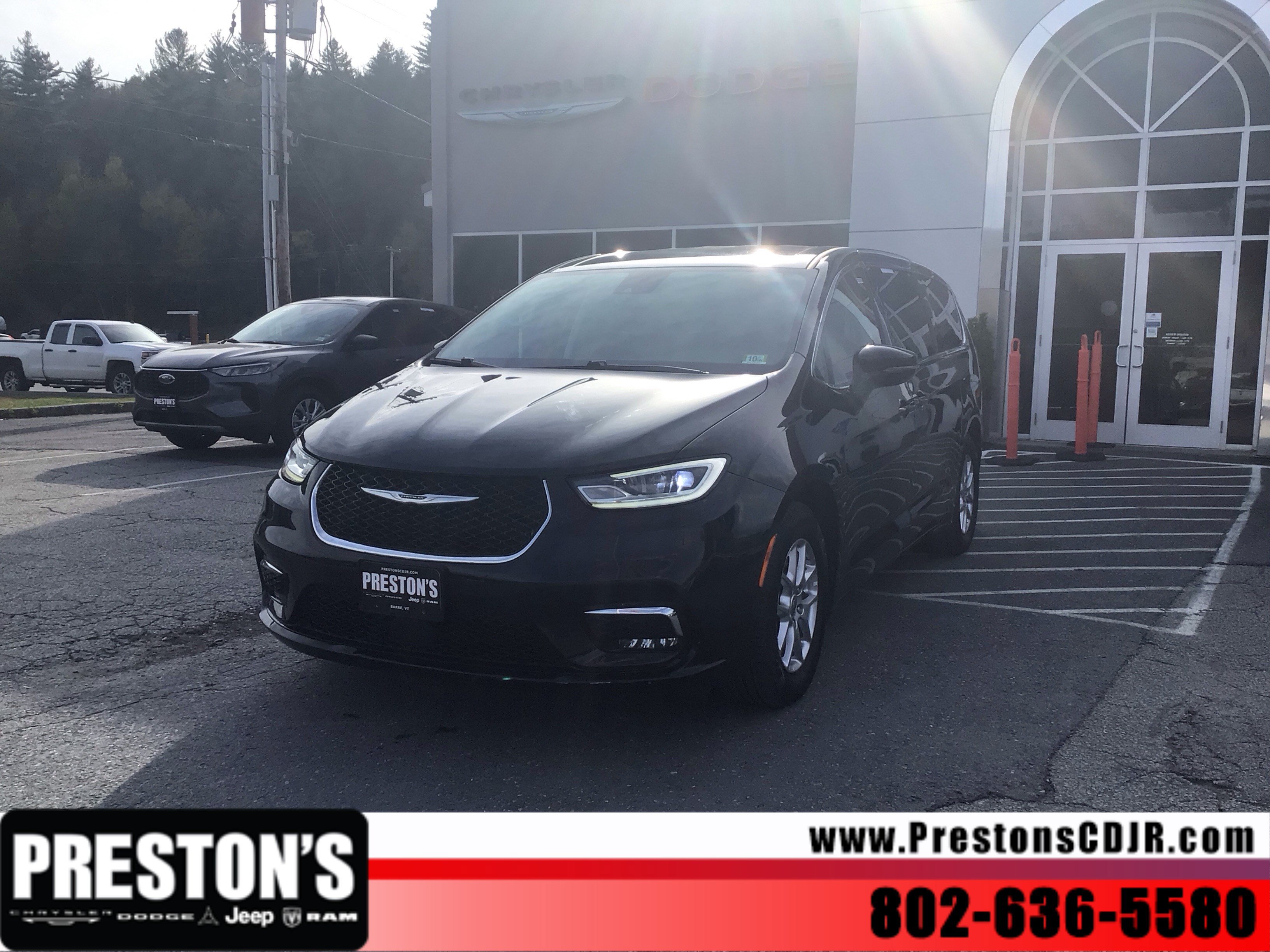 Used 2024 Chrysler Pacifica Touring L Van Passenger Van