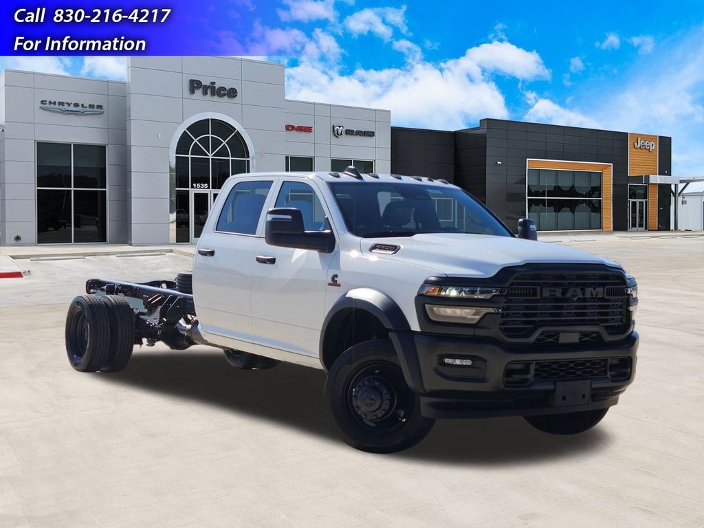 2026 Ram 4500 Chassis Cab TRADESMAN  CREW  4X4 84' CA Pickup
