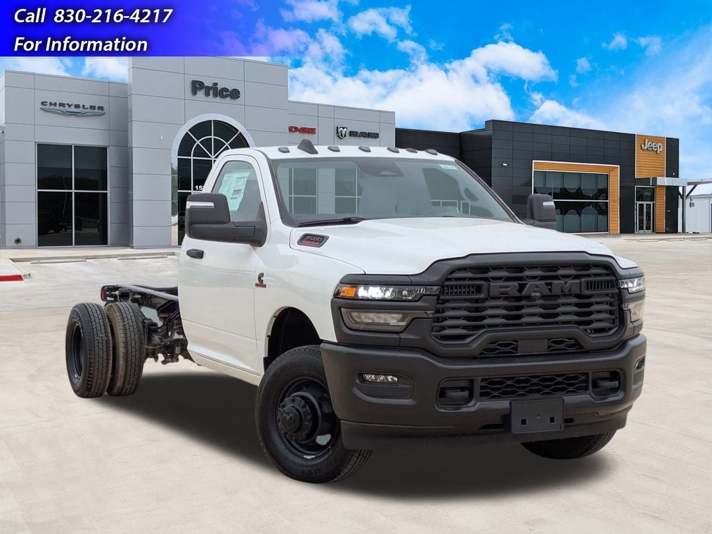 2026 Ram 3500 Chassis Cab TRADESMAN  REGULAR  4X4 84' CA Pickup