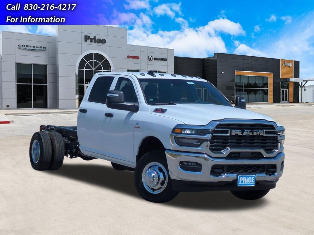 2026 Ram 3500 Chassis Cab TRADESMAN CREW   4X4 60' CA Pickup