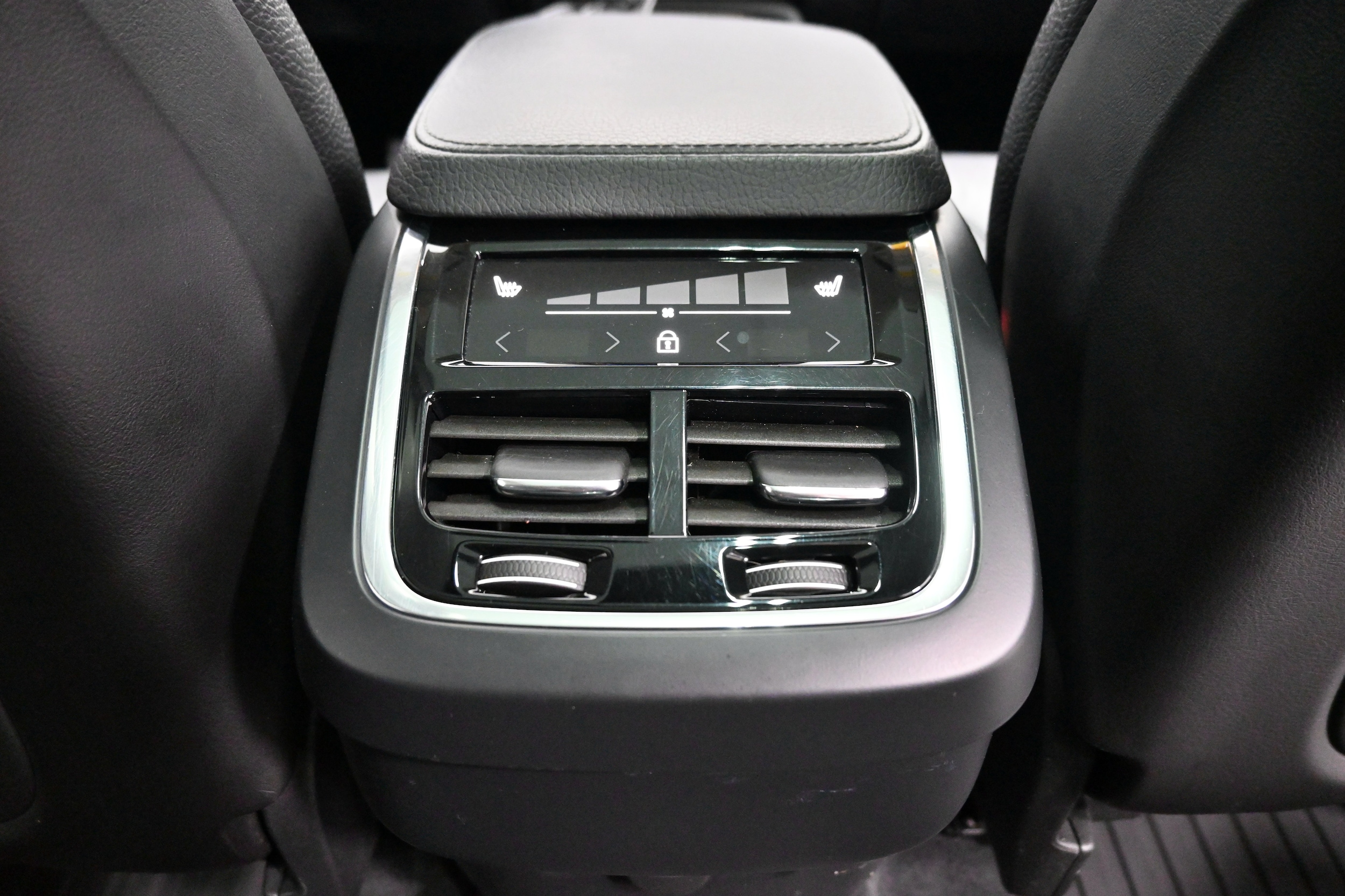 2021 Volvo XC90 Momentum - Photo 31