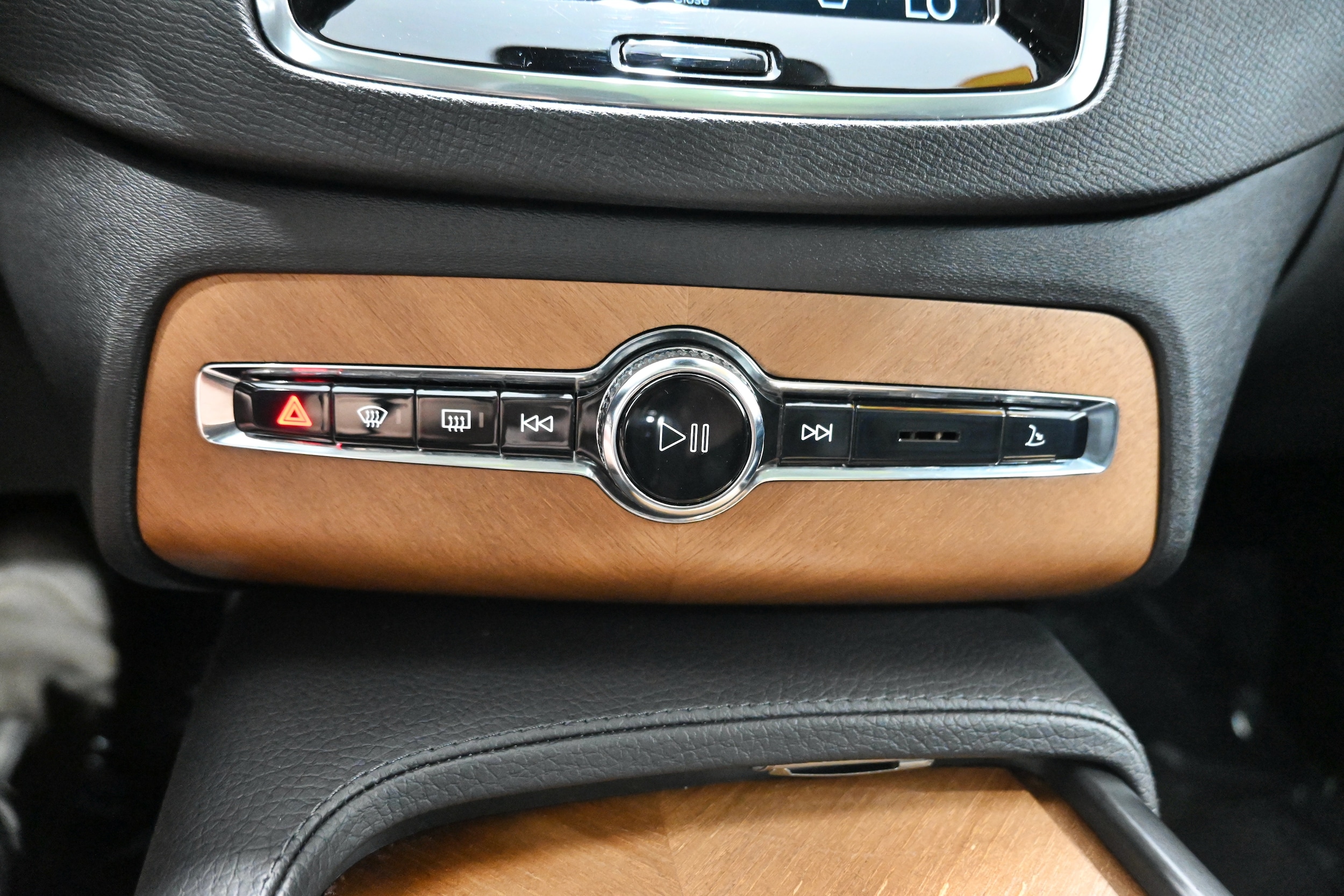 2021 Volvo XC90 Momentum - Photo 17