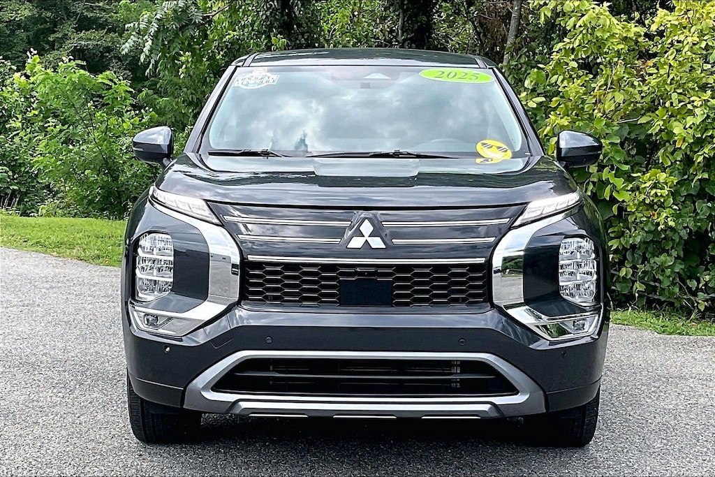 Used 2025 Mitsubishi Outlander SE SE FWD