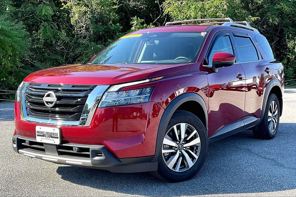 Used 2024 Nissan Pathfinder SL SL 4WD