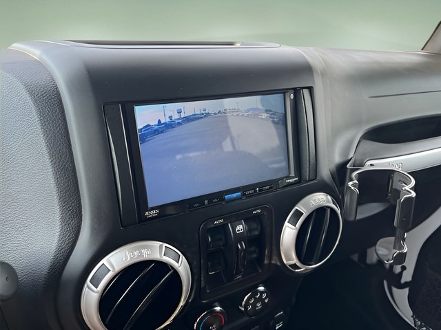 2018 Jeep Wrangler JK Unlimited Sahara - Photo 17