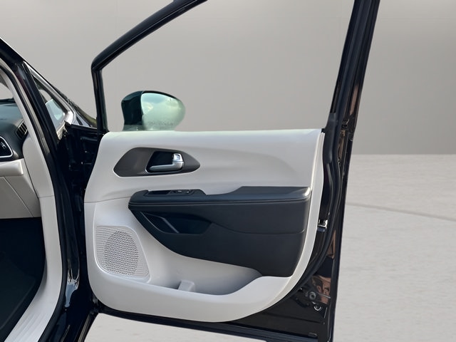 2024 Chrysler Pacifica Touring L - Photo 33