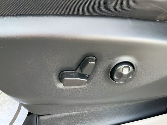 2024 Chrysler Pacifica Touring L - Photo 11