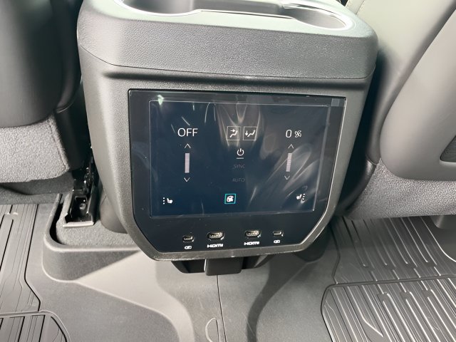 2027 GMC Yukon Denali Ultimate - Photo 34