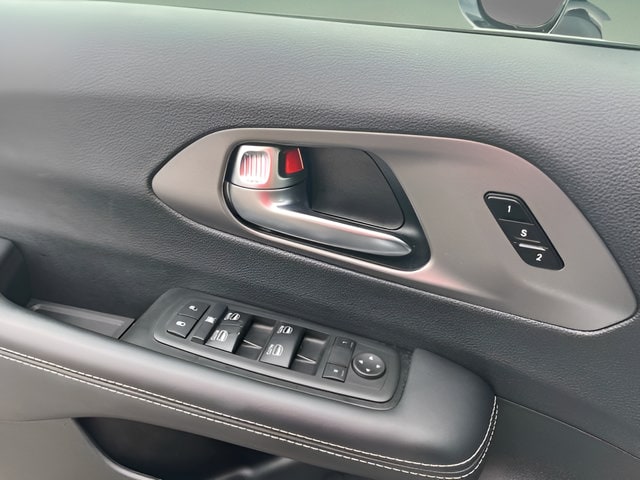2025 Chrysler Pacifica Select - Photo 10
