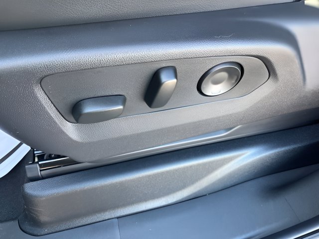 2027 GMC Yukon AT4 - Photo 11