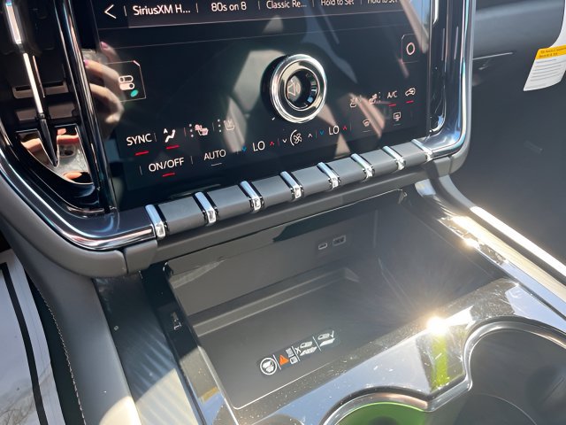 2027 GMC Yukon AT4 - Photo 19