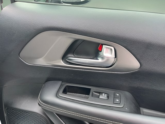 2025 Chrysler Pacifica Select - Photo 35