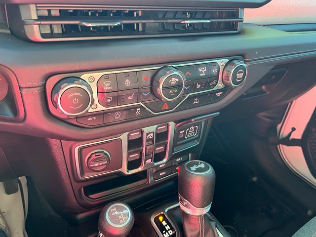 2024 Jeep Wrangler 4-Door Sahara - Photo 19