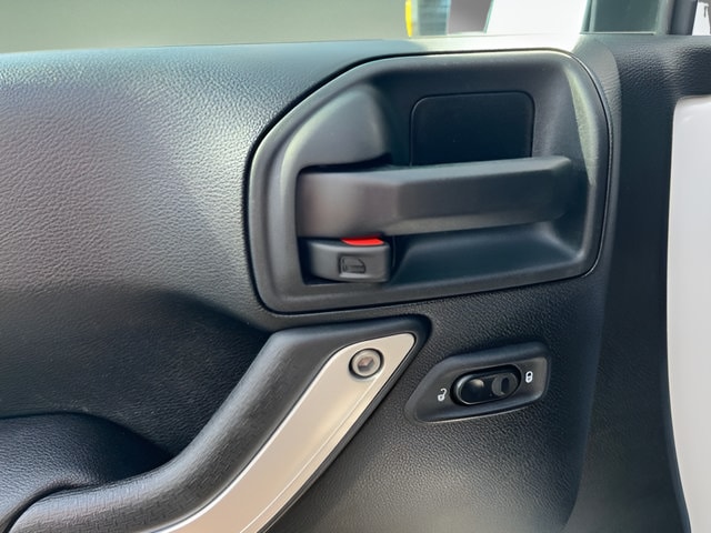 2018 Jeep Wrangler JK Unlimited Sahara - Photo 10