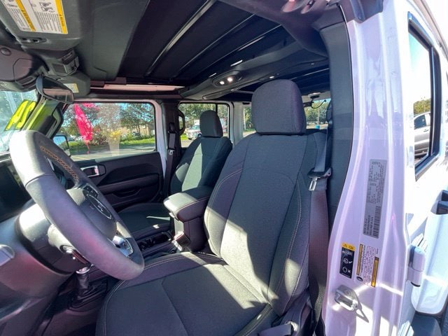 2024 Jeep Wrangler 4-Door Sahara - Photo 12