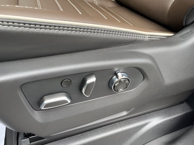 2027 GMC Yukon Denali Ultimate - Photo 11