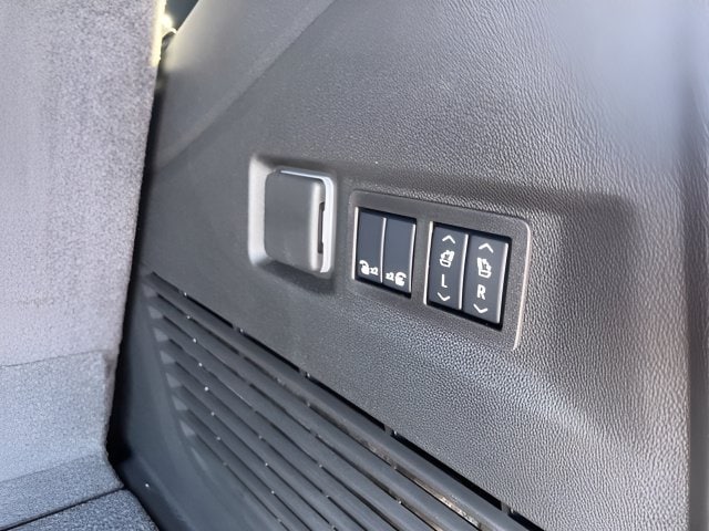 2027 GMC Yukon AT4 - Photo 42