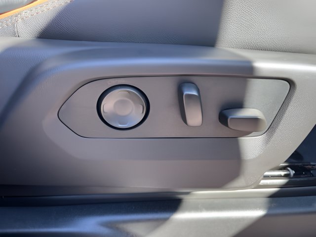 2027 GMC Yukon AT4 - Photo 37