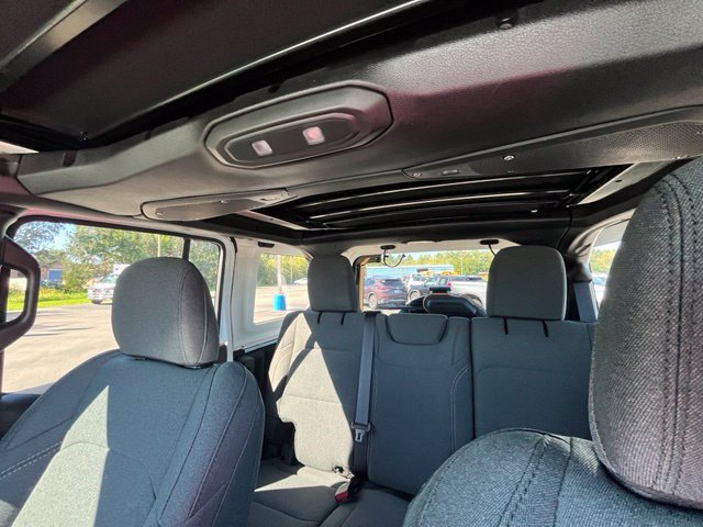 2024 Jeep Wrangler 4-Door Sahara - Photo 25