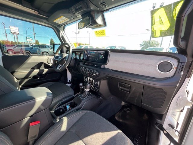 2024 Jeep Wrangler 4-Door Sahara - Photo 34